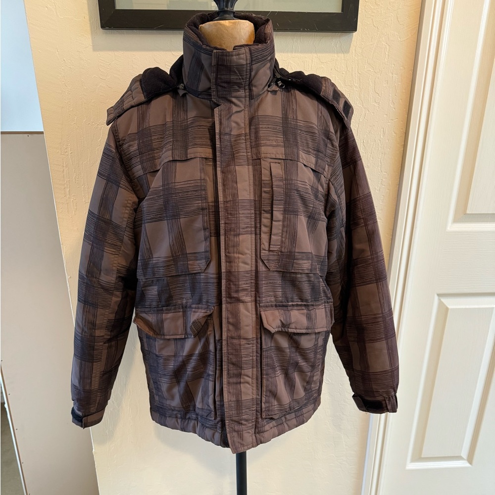 Athletech Winter Coat, Great Condition, Size 14/16. Many Features.